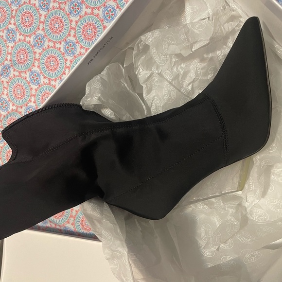 Boots - Picture 5 of 5